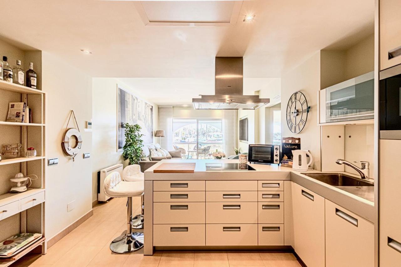 Puerto Marina Apartment เบนัลมาเดนา ภายนอก รูปภาพ