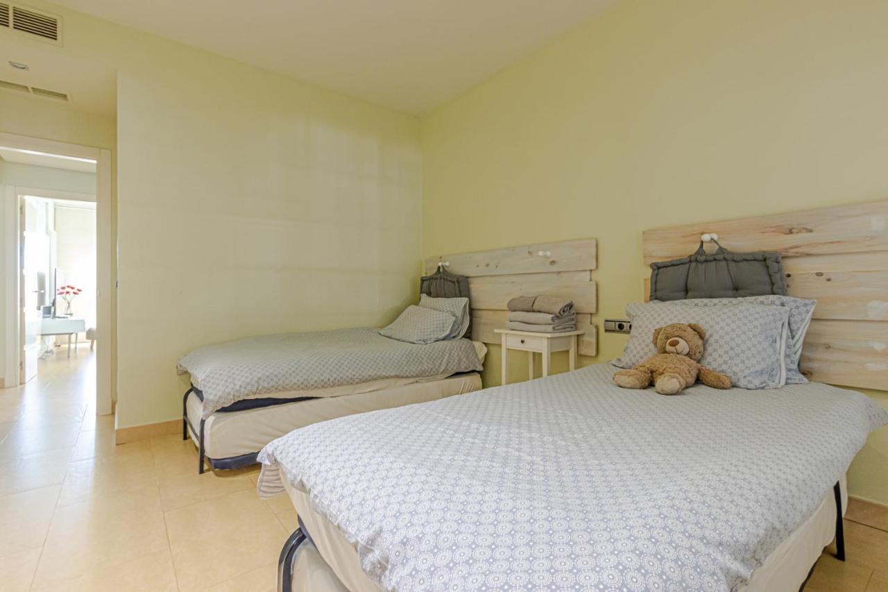 Puerto Marina Apartment เบนัลมาเดนา ภายนอก รูปภาพ