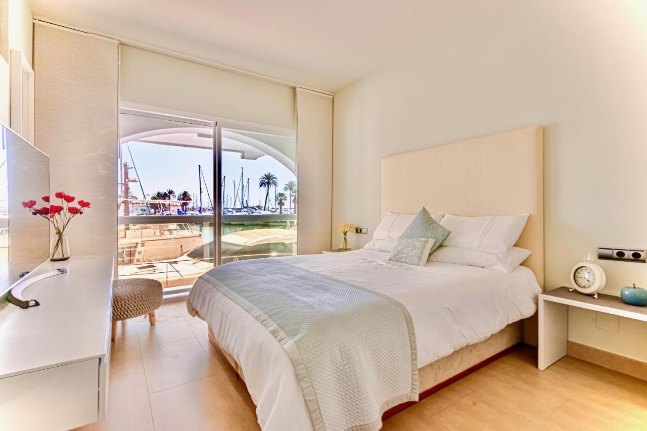 Puerto Marina Apartment เบนัลมาเดนา ภายนอก รูปภาพ